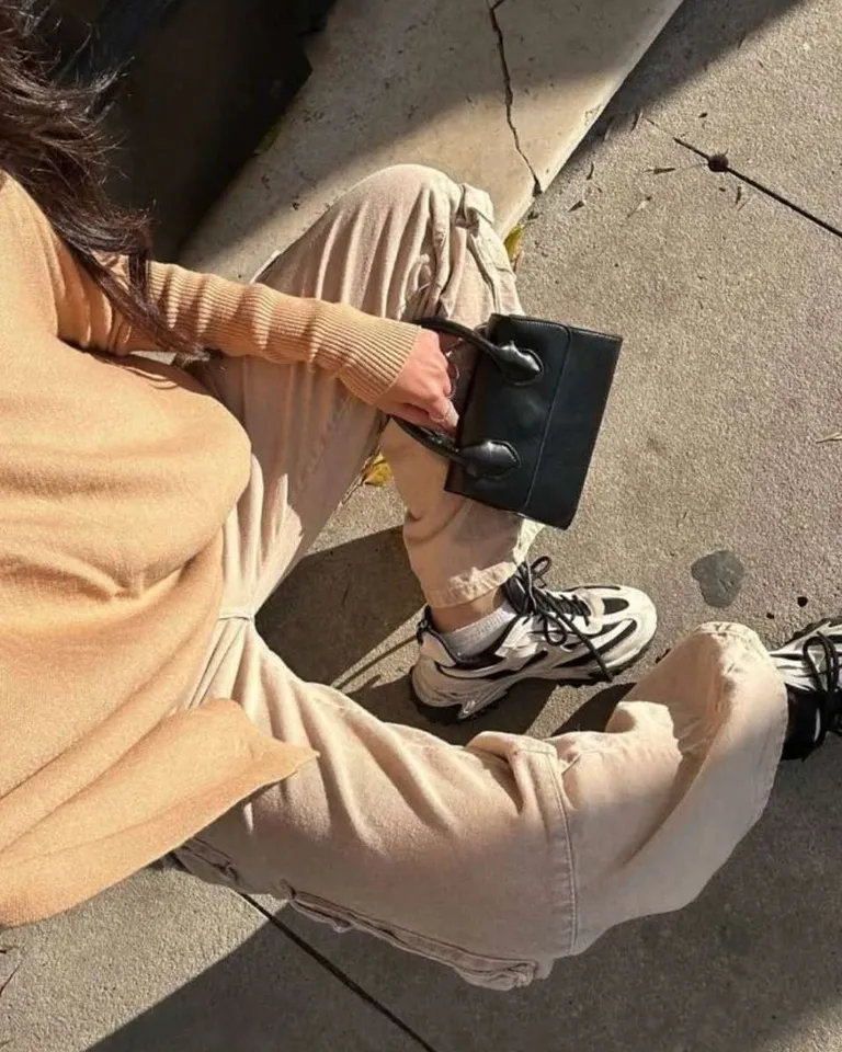 Poncho ancho de bremer clásico en tonalidad beige para mujer de Hesed en Capas y Ponchos para argentina