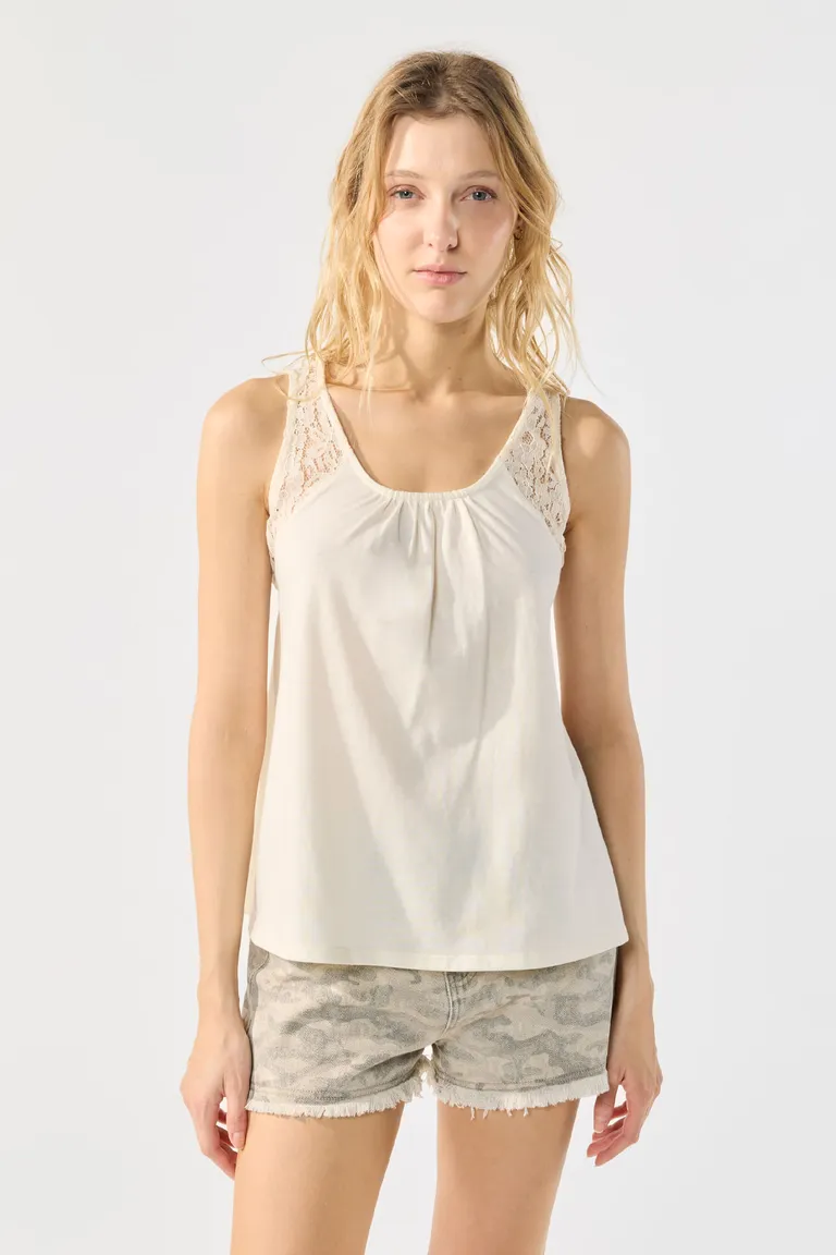 Blusa de algodón con detalles en encaje de Cuesta Blanca en Blusas para argentina