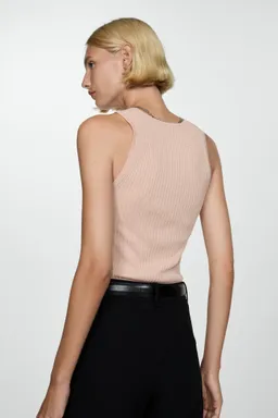 Top punto canalé de Mango en Tops para argentina
