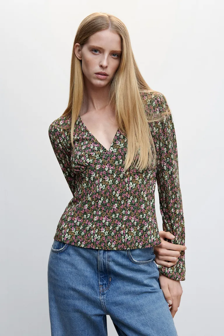 Blusa escote pico de Mango en Blusas para argentina
