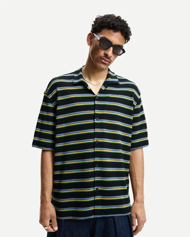 Camisa rayada manga corta de Bershka en Camisas para argentina