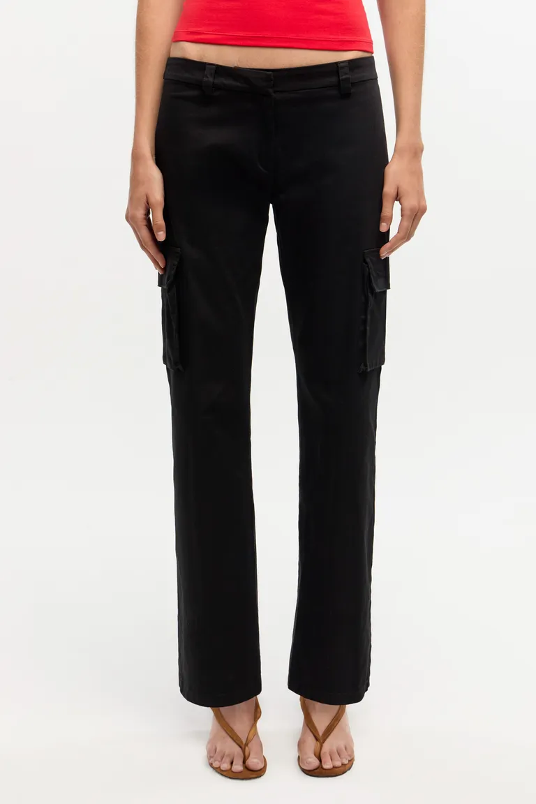 Pantalón cargo de corte elegante y diseño moderno para mujeres de Ay Not Dead en Pantalones para argentina