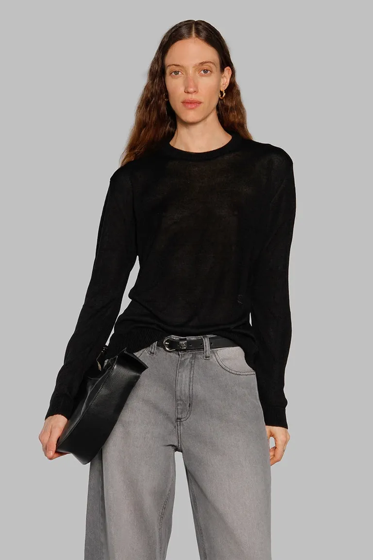 Suéter básico negro con diseño modular y bordado sutil para mujer de Sofia Sarkany en Buzos y Sweaters para argentina