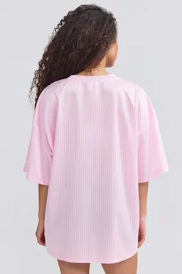 Remera piqué oversize rosa pastel de Oh Polly en Remeras para argentina