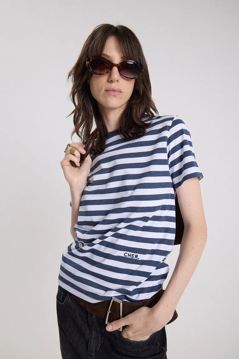 Remera de mujer de manga corta con diseño de rayas y cuello redondo clásico de Maria Cher en Remeras para argentina
