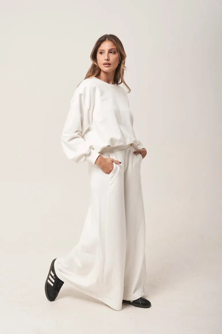 Buzo negro rustico con forro y elástico en la cintura - Indumentaria Mujer de Belle en Buzos y Sweaters para argentina