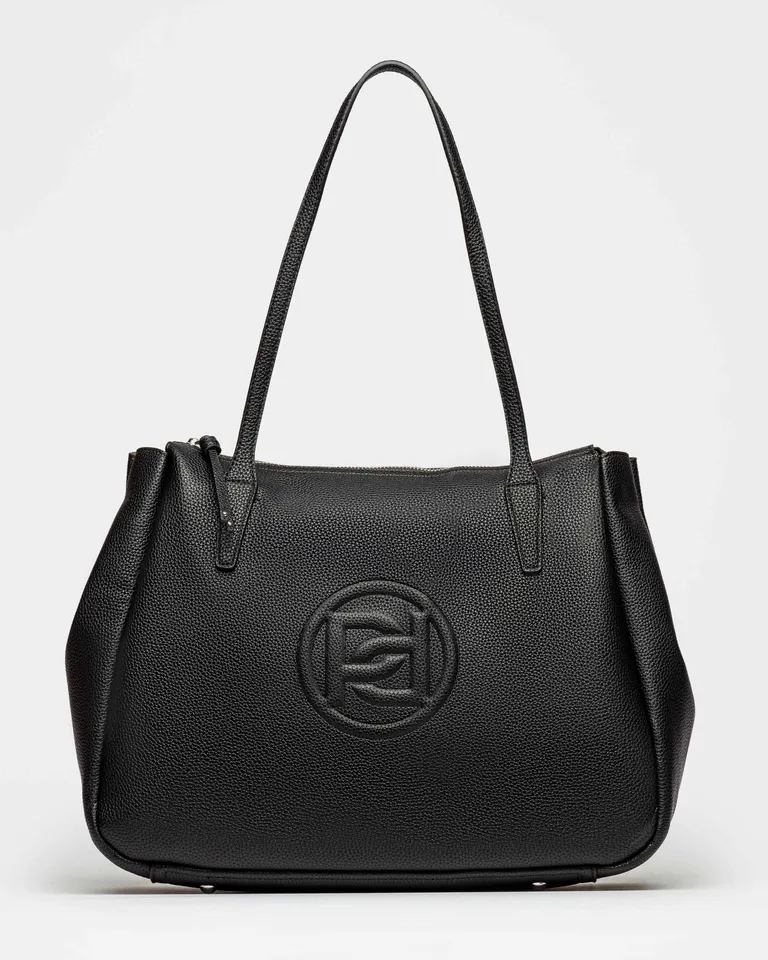 Bolso de mujer de diseño urbano en color negro con logo gofrado de Prüne en Bolsos y Carteras para argentina