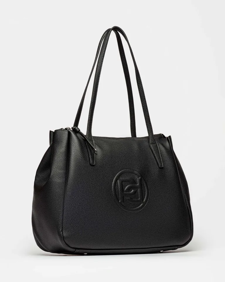 Bolso de mujer de diseño urbano en color negro con logo gofrado de Prüne en Bolsos y Carteras para argentina