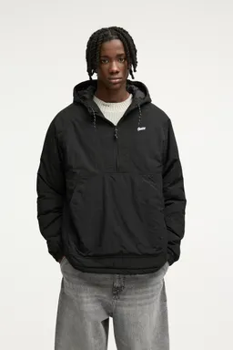 Campera canguro stwd de Pull&Bear en Abrigos y Camperas para argentina