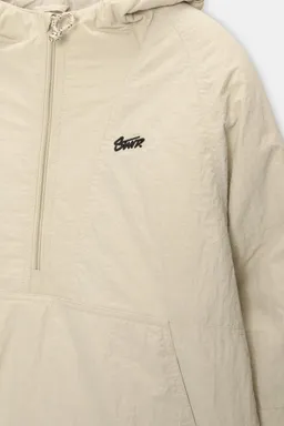 Campera canguro stwd de Pull&Bear en Abrigos y Camperas para argentina