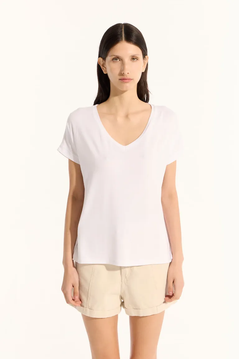 Remera blanca de corte amplio y escote en V para mujer de Portsaid en Remeras para argentina