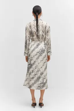 Vestido lyocell estampado serpiente de Mango en Vestidos para argentina