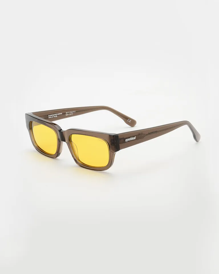 Anteojos de sol con marco rectangular de estructura definida y lentes de alto contraste de Ay Not Dead en Anteojos para argentina