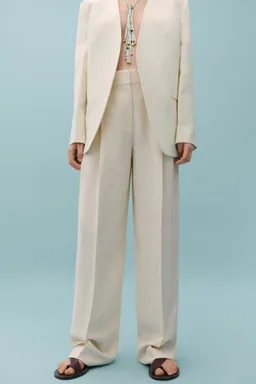 Pantalón traje con pinzas de Mango en Pantalones para argentina