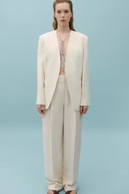 Pantalón traje con pinzas de Mango en Pantalones para argentina