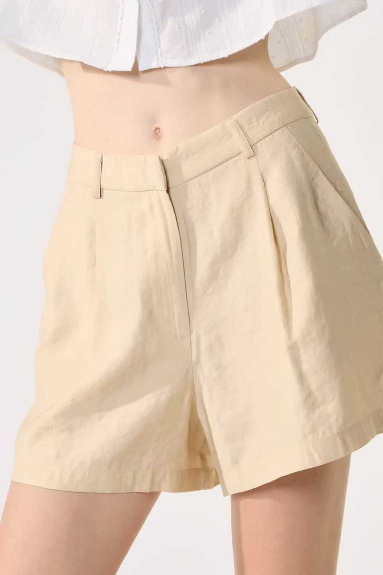 Short de tela ligera y corte recto para mujer de Cuesta Blanca en Shorts para argentina