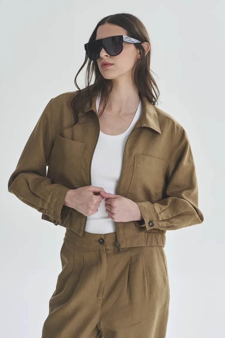 Chaqueta Marrón de Corte Recto y Bolsillos Prácticos para Mujer de Akiabara en Chaquetas para argentina