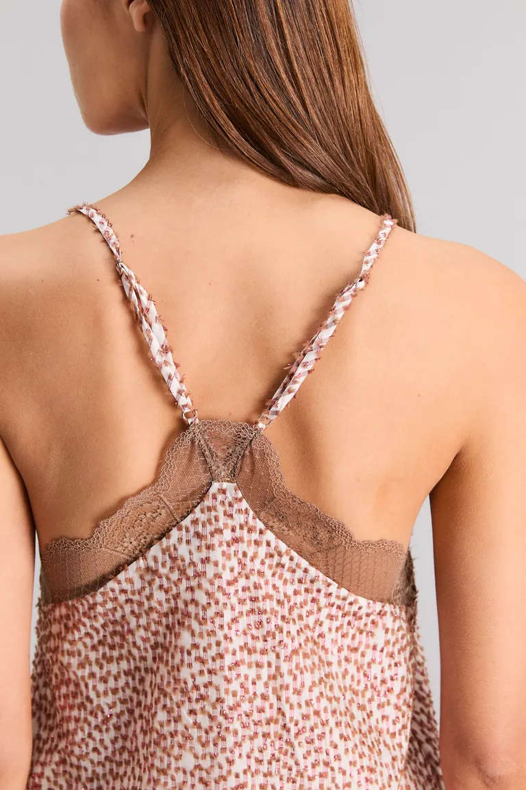 Top rosa con escote en V y detalles en puntilla de Kosiuko en Tops para argentina