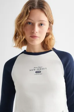 Remera canalé con mensaje de Mango Teen en Remeras para argentina