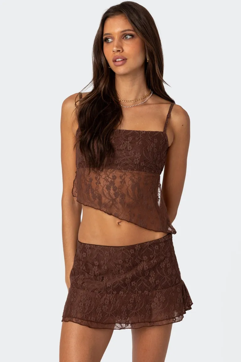Musculosa encaje espalda abierta lyra de Edikted en Tops para argentina