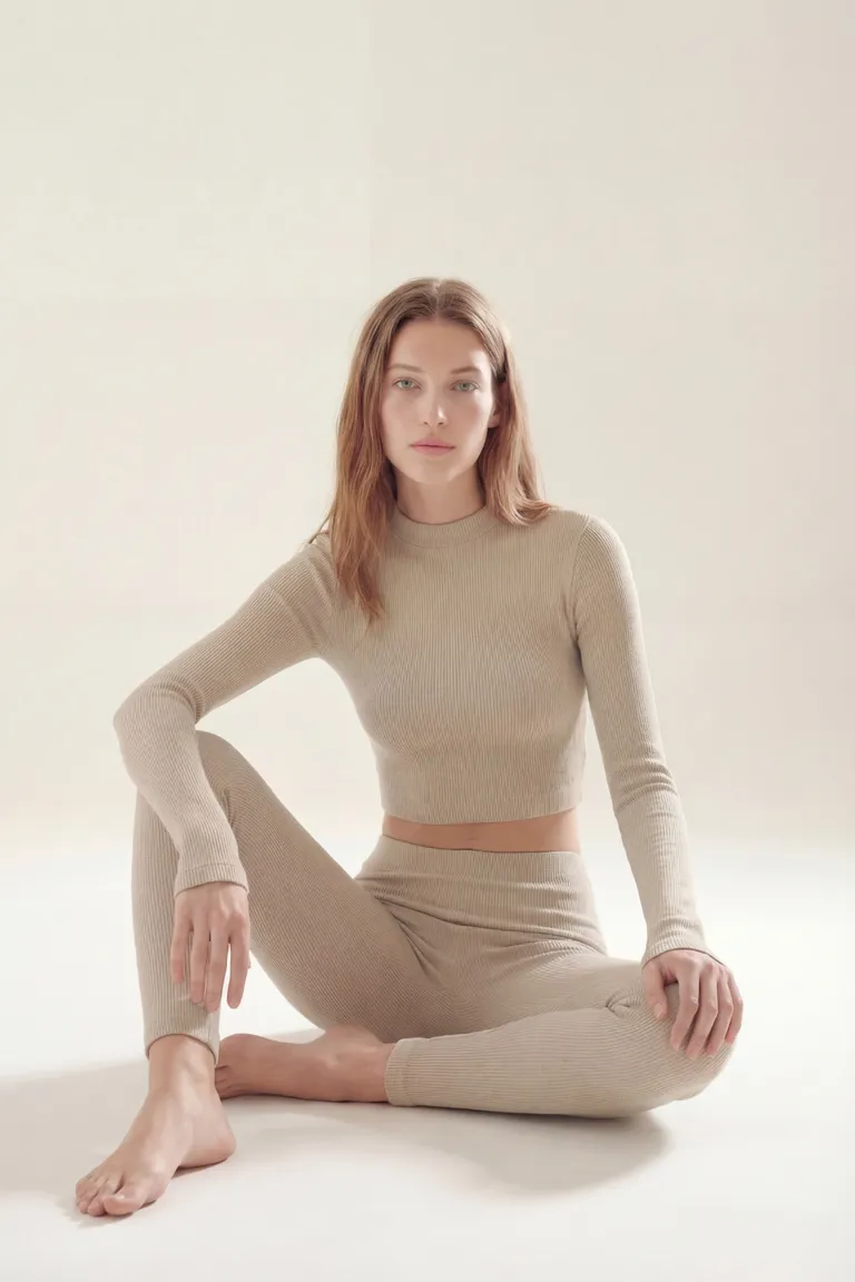 Top de cuello alto con mangas largas y textura acanalada ajustado al cuerpo de Akiabara en Tops para argentina