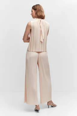Pantalón wideleg plisado de Mango en Pantalones para argentina