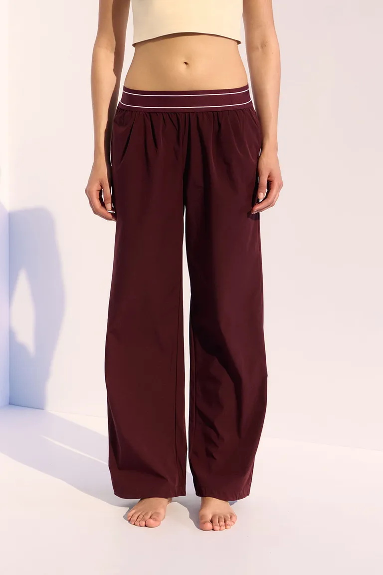 Pantalón sastrero urbano con tablas y cintura elástica personalizada para mujer de Portsaid en Pantalones para argentina