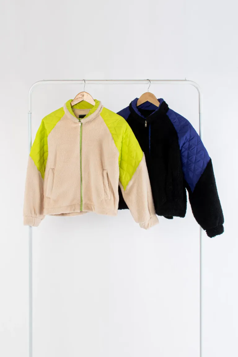 Campera elton - Chaqueta azul de diseño elegante y versátil para mujeres de Apricot en Chaquetas para argentina