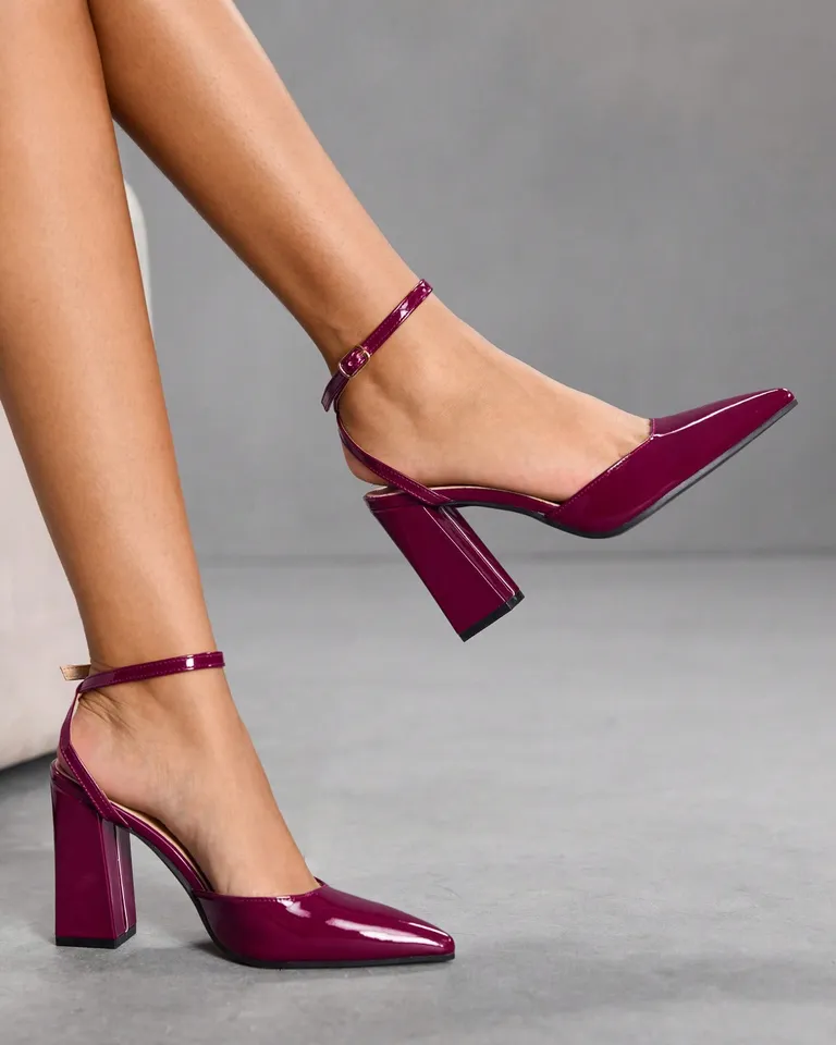 Tacones gruesos con punta afilada de Cuccoo en Zapatos con Tacos para argentina