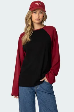 Remera manga larga raglán oversize de Edikted en Remeras para argentina
