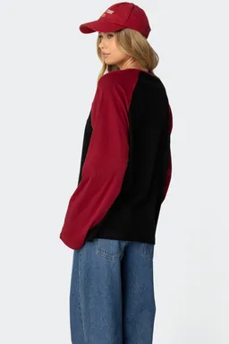 Remera manga larga raglán oversize de Edikted en Remeras para argentina