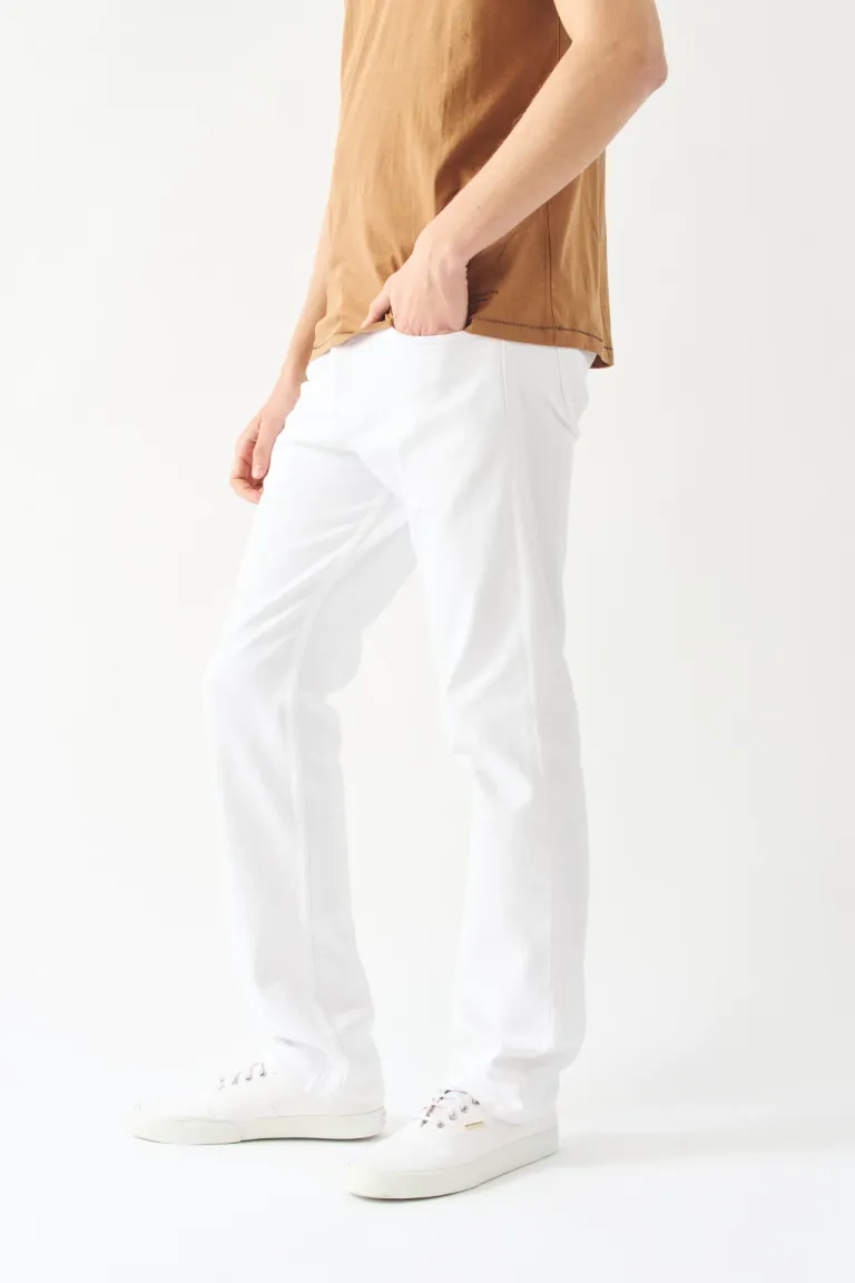 Pantalón estándar blanco para hombre, prenda básica y versátil de Bensimon en Pantalones para argentina
