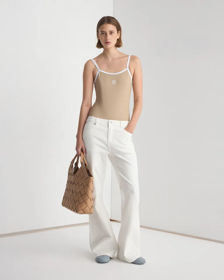 Pantalón de tiro medio en denim blanco - Un básico atemporal y versátil de Prüne en Pantalones para argentina