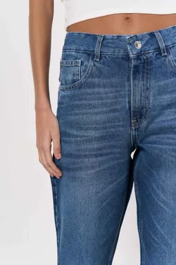 Jean denim mom viggo de Magda en Pantalones para argentina