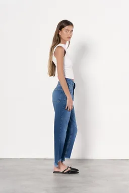Jean denim mom viggo de Magda en Pantalones para argentina