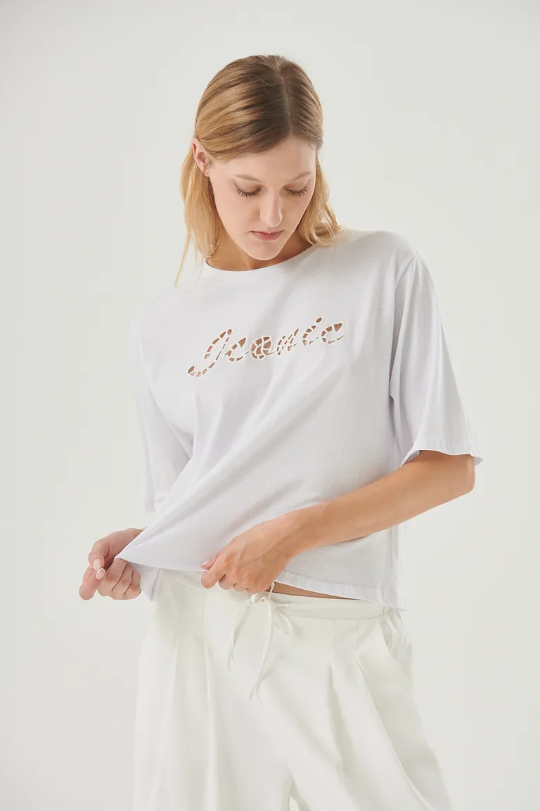 Remera de diseño único y llamativo, con un toque trendy para tu estilo urbano de Sweet en Remeras para argentina