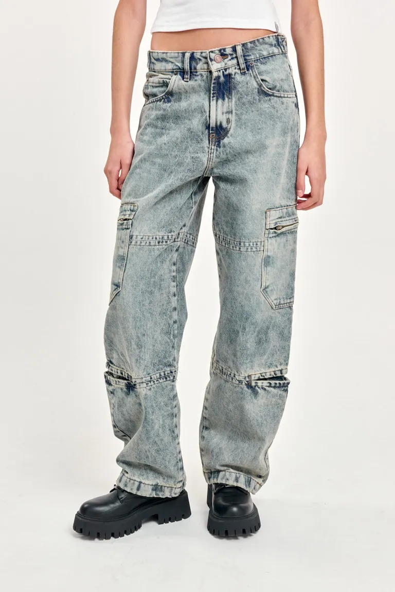 Pantalón cargo de denim rígido con bolsillos amplios y corte holgado de 47 Street en Pantalones para argentina