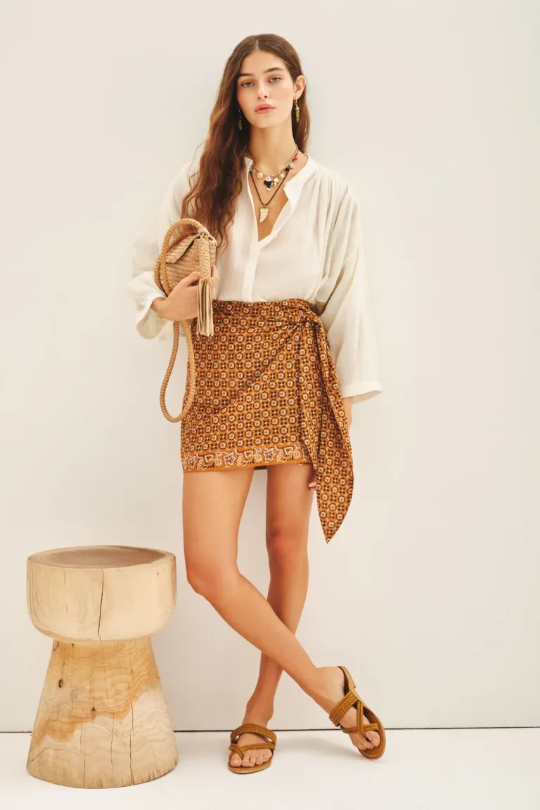 Falda corta cruzada con estampado exclusivo en voile de algodón de Rapsodia en Faldas para argentina
