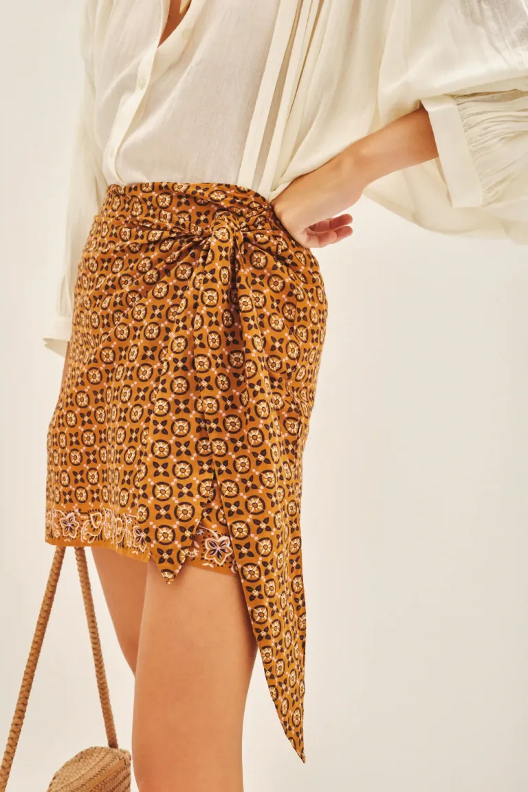 Falda corta cruzada con estampado exclusivo en voile de algodón de Rapsodia en Faldas para argentina