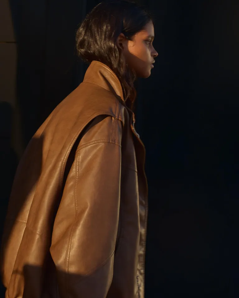 Campera oversize símil cuero de Bershka en Chaquetas para argentina