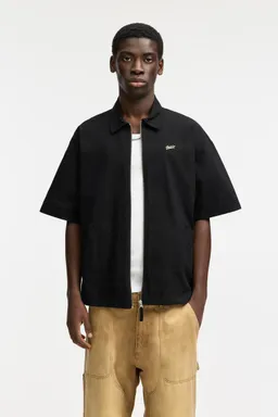 Campera manga corta cierre de Pull&Bear en Camisas para argentina