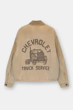 Campera denim chevrolet de Pull&Bear en Abrigos y Camperas para argentina