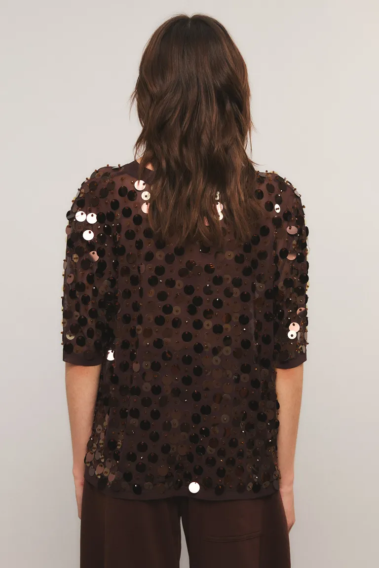 Remera de calce holgado con apliques brillantes y escote redondo de Kosiuko en Remeras para argentina