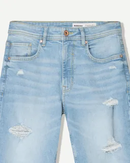 Bermuda denim con roturas de Bershka en Bermudas y Shorts para argentina