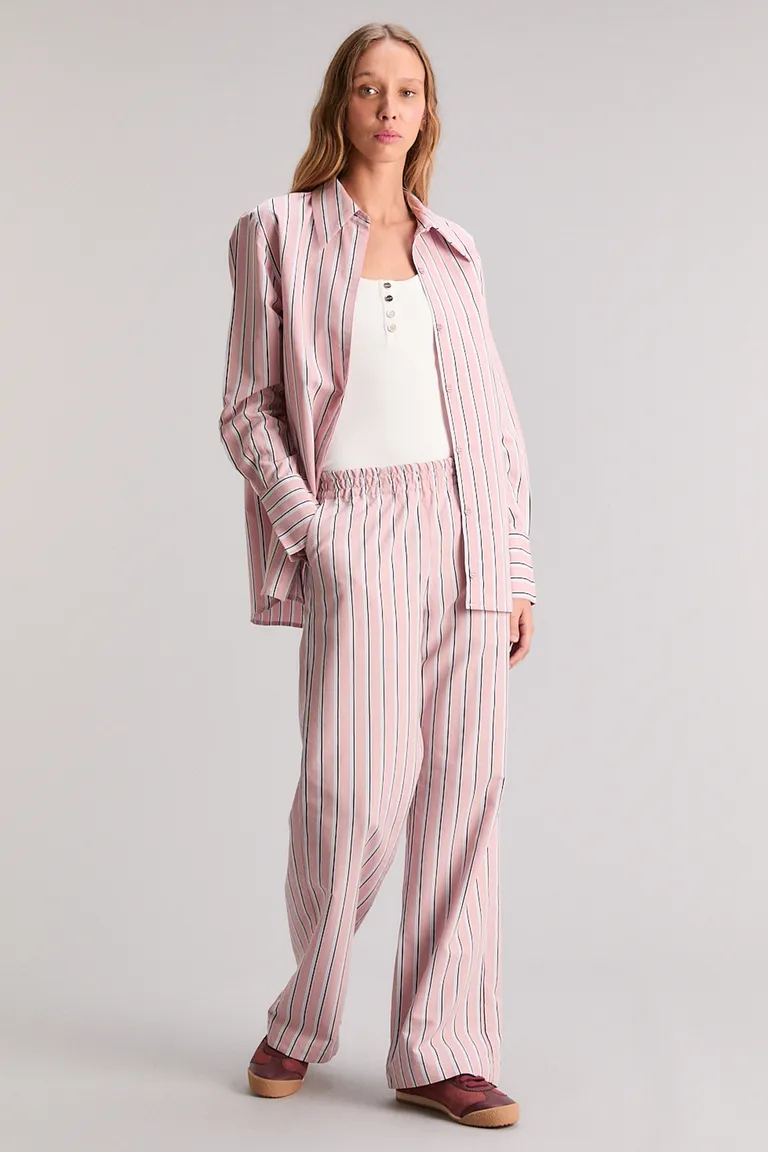 Pantalón de rayas rosado de corte regular y ajuste cómodo para mujer de Kosiuko en Pantalones para argentina