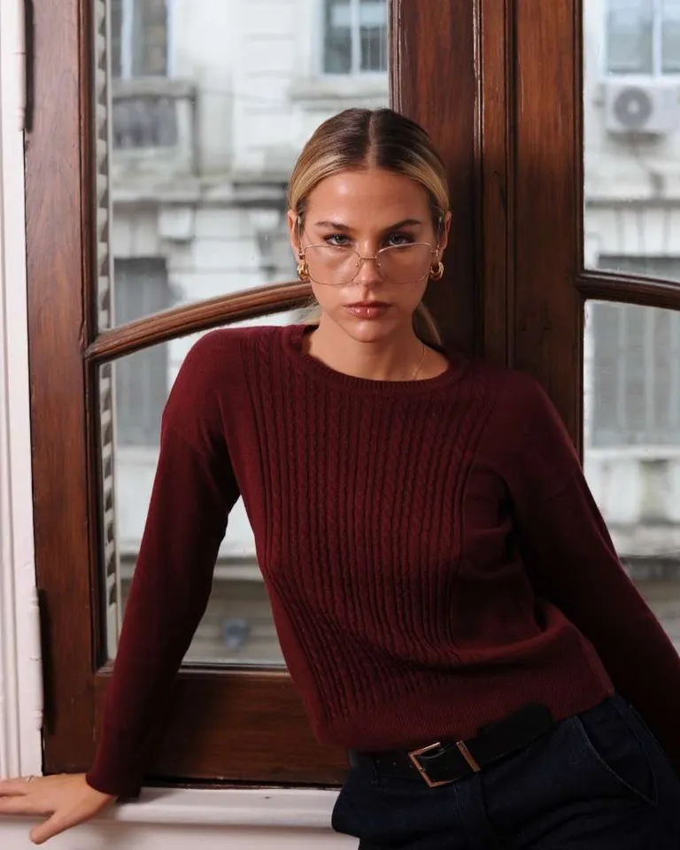 Buzo de pechera de ochitos en tono rojo para mujer de Hesed en Buzos y Sweaters para argentina