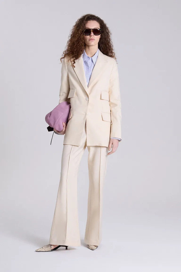 Saco sastre entallado en crepe de corte slim para mujer de Maria Cher en Blazers para argentina