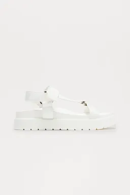 Sandalias nikita con plataforma de Fashion Nova en Sandalias para argentina