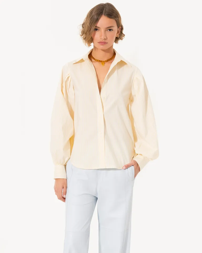 Camisa amarilla con detalles de lurex, mangas abullonadas y bordado de Jazmin Chebar en Camisas para argentina