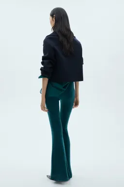 Pantalón punto acampanado de Mango en Pantalones para argentina
